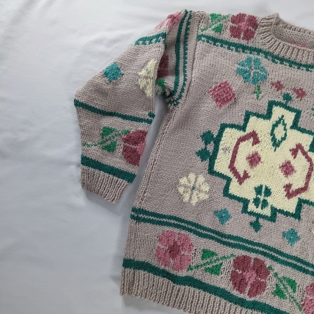 VTG Handmade Cream Pink Fair Isle Soft Chunky Knit Floral Cottage Clover Sweater - Picture 2 of 6